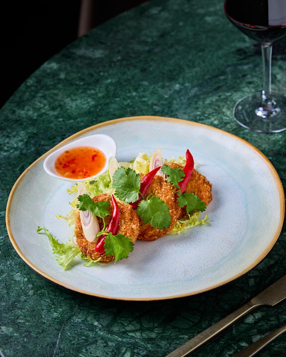 Galettes de crevettes frits à la Thaï avec sa sauce